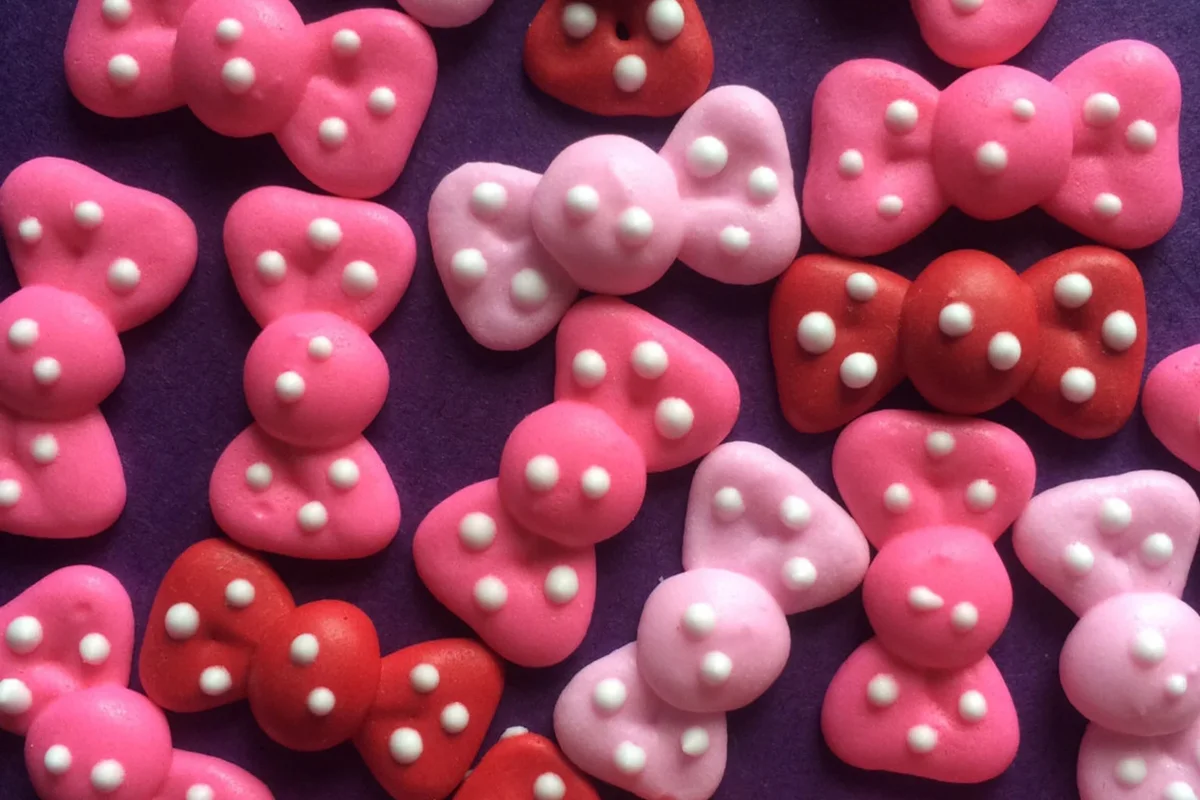 Royal Icing Bows with Polka Dots