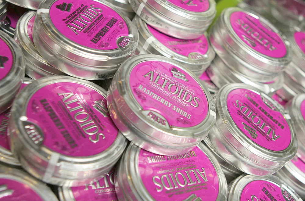 Raspberry sour altoids
