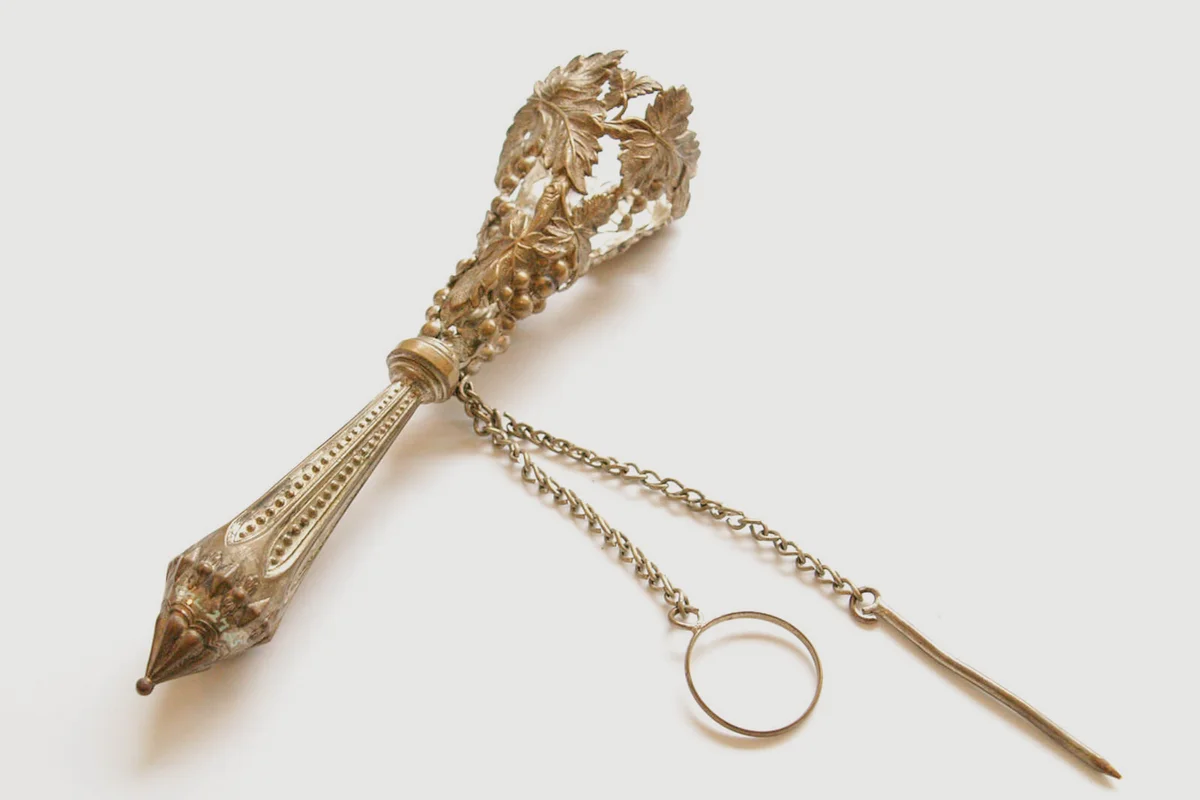 Silver posy holder, or tussie mussie