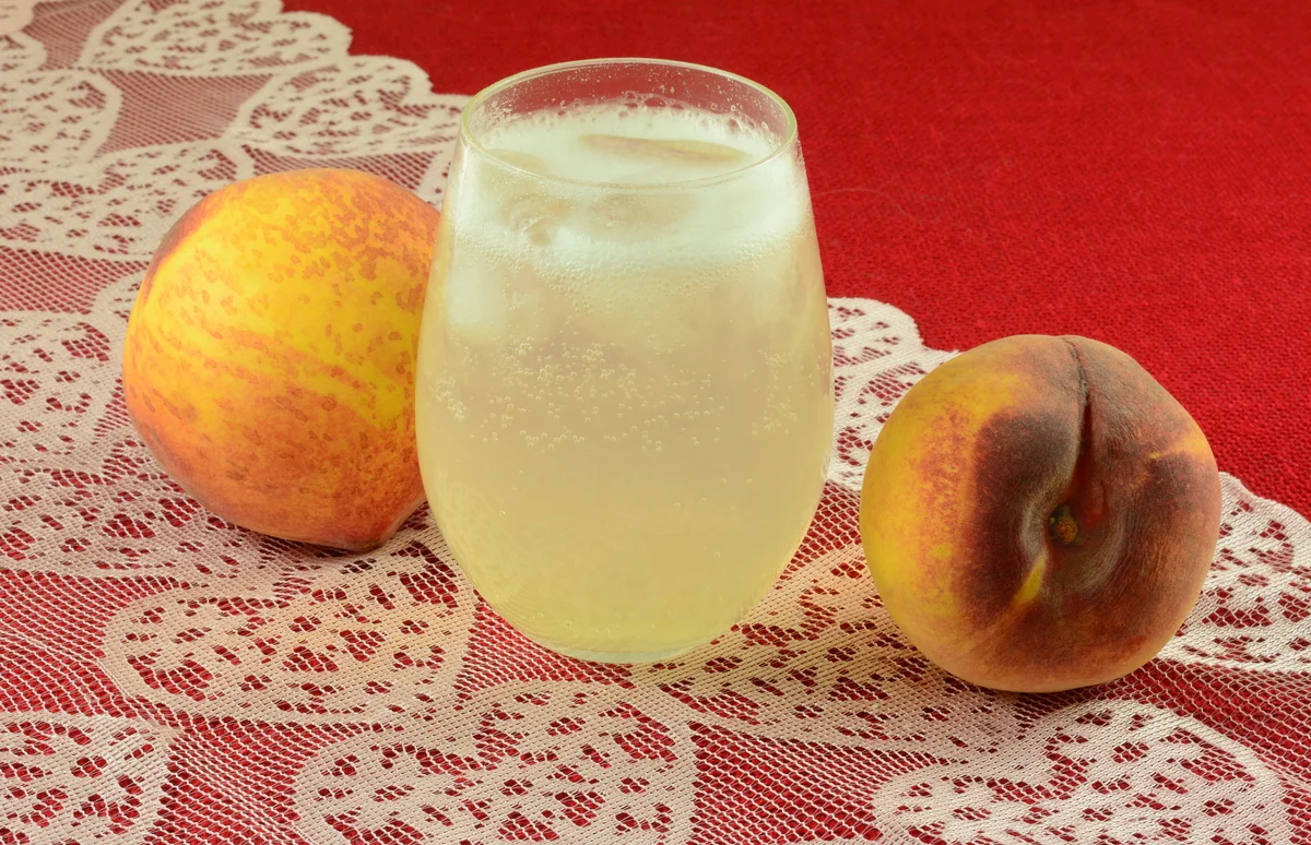 boozy peach seltzer cocktail