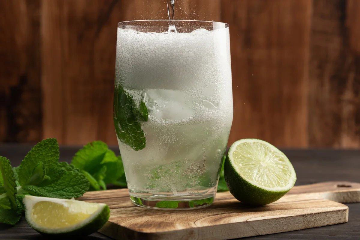 fizzy seltzer drink