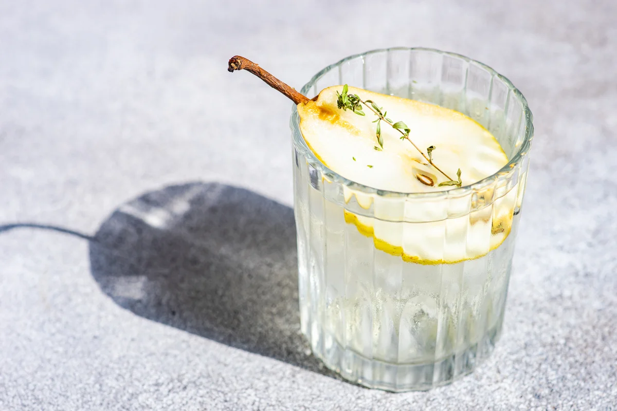 pear gin spritz
