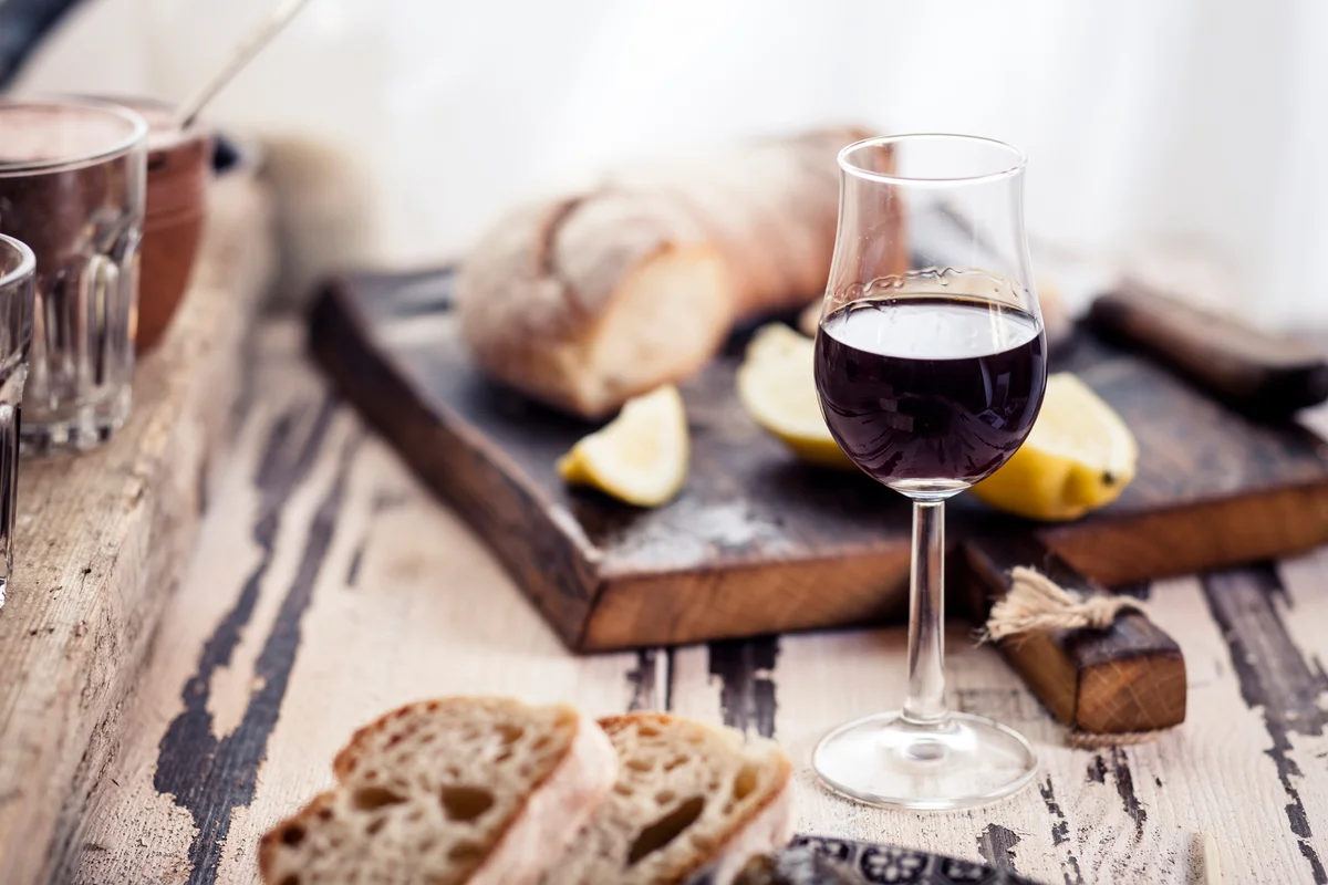Port and bread