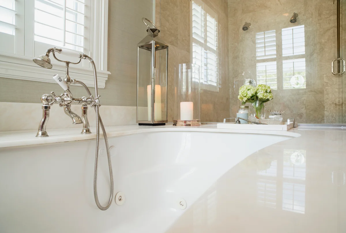 clean bathtub