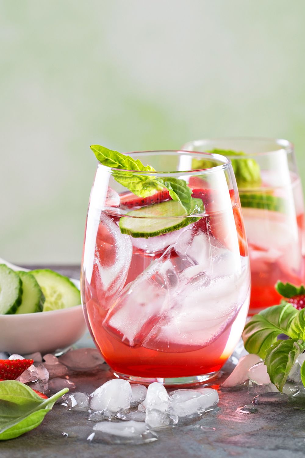 Spring Work Drinks 9 Revitalizing Gin Spring Cocktails With Botanical Flare