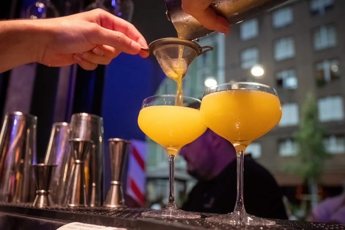bees knees cocktais