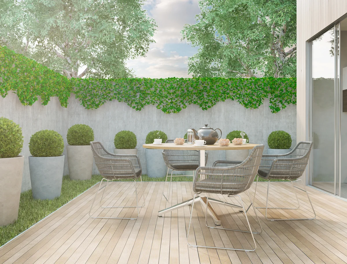 planters with boxwoods