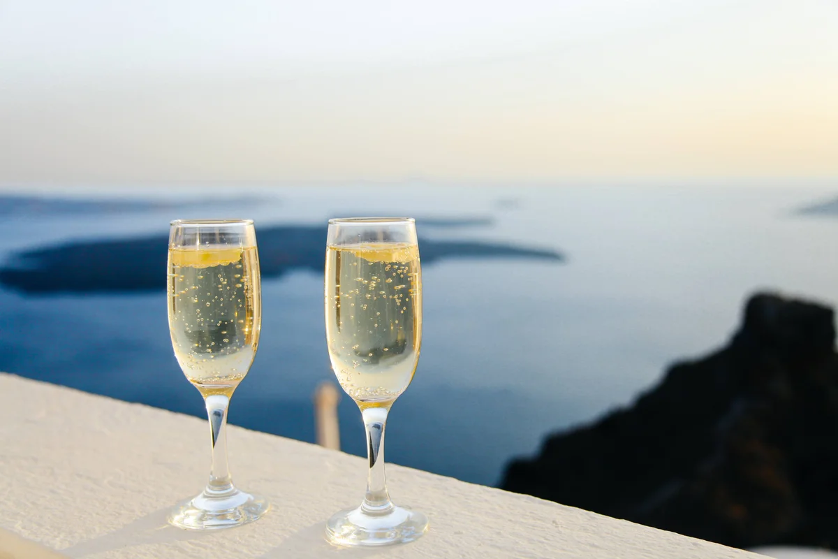 2 glasses of prosecco