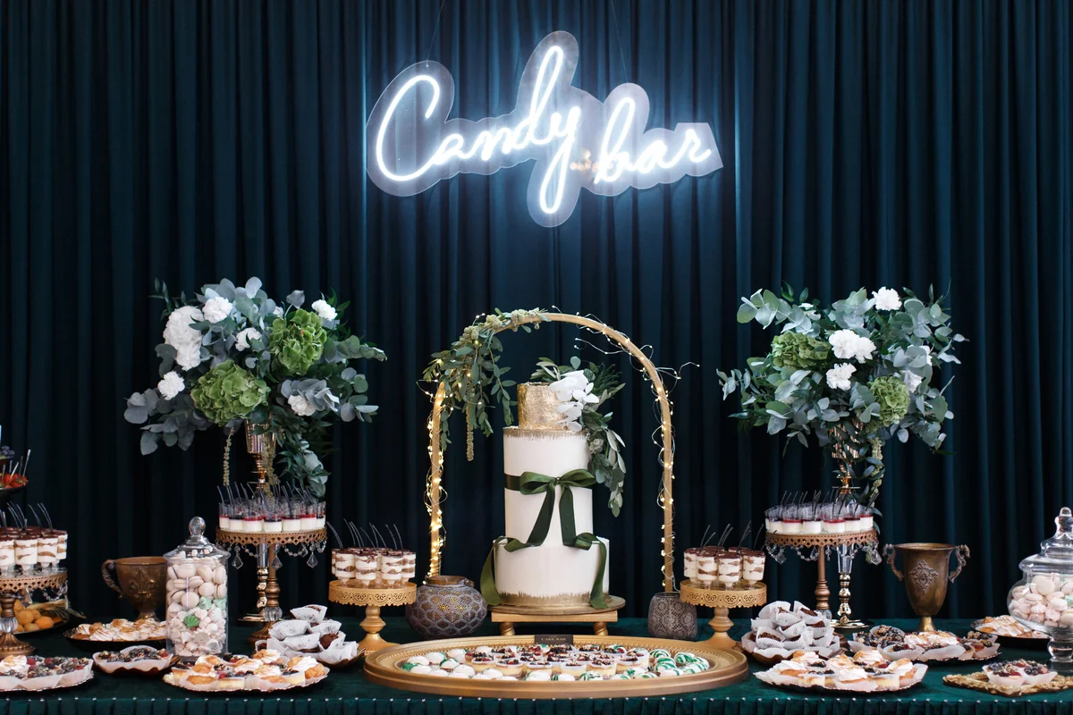 candy bar at wedding