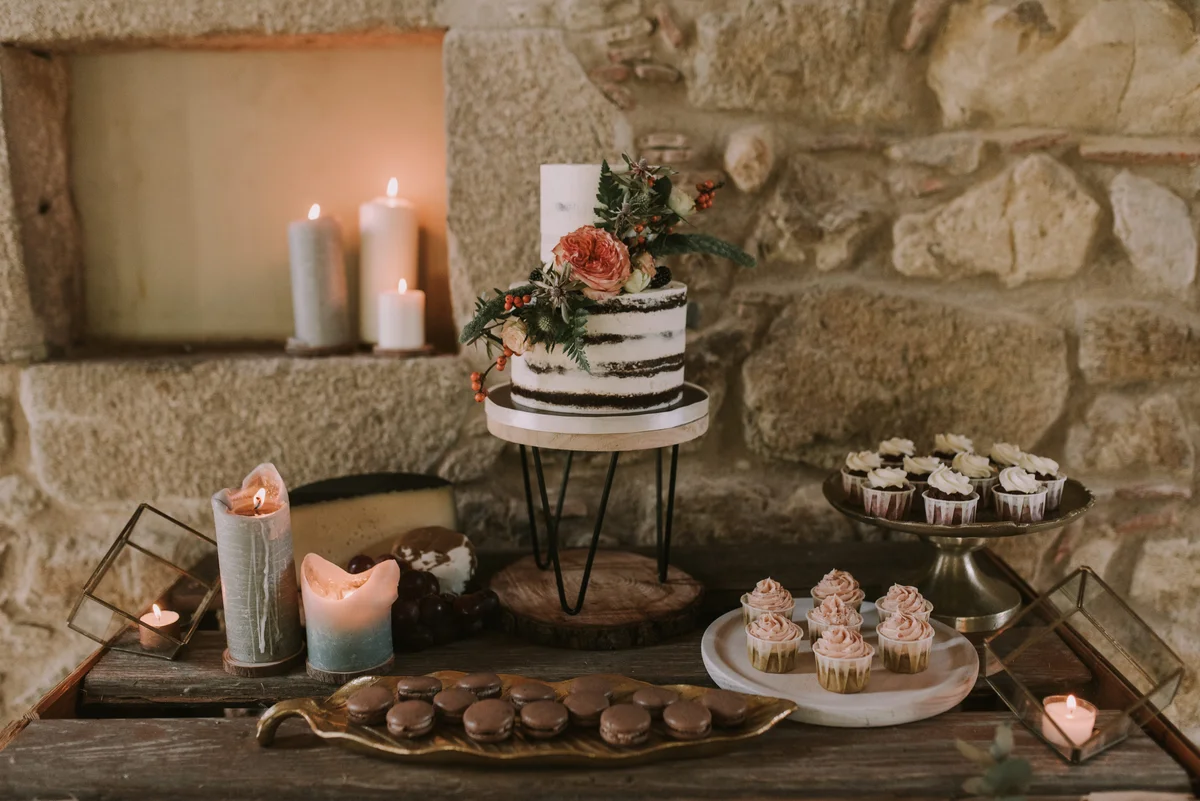 mini dessert table