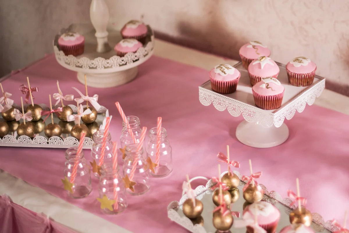 gold & pink dessert table