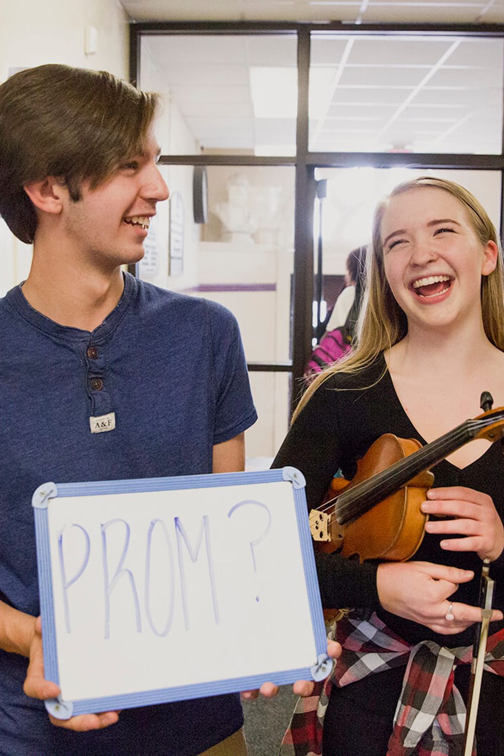 25 Last-Minute Promposal Ideas to Seal the Deal