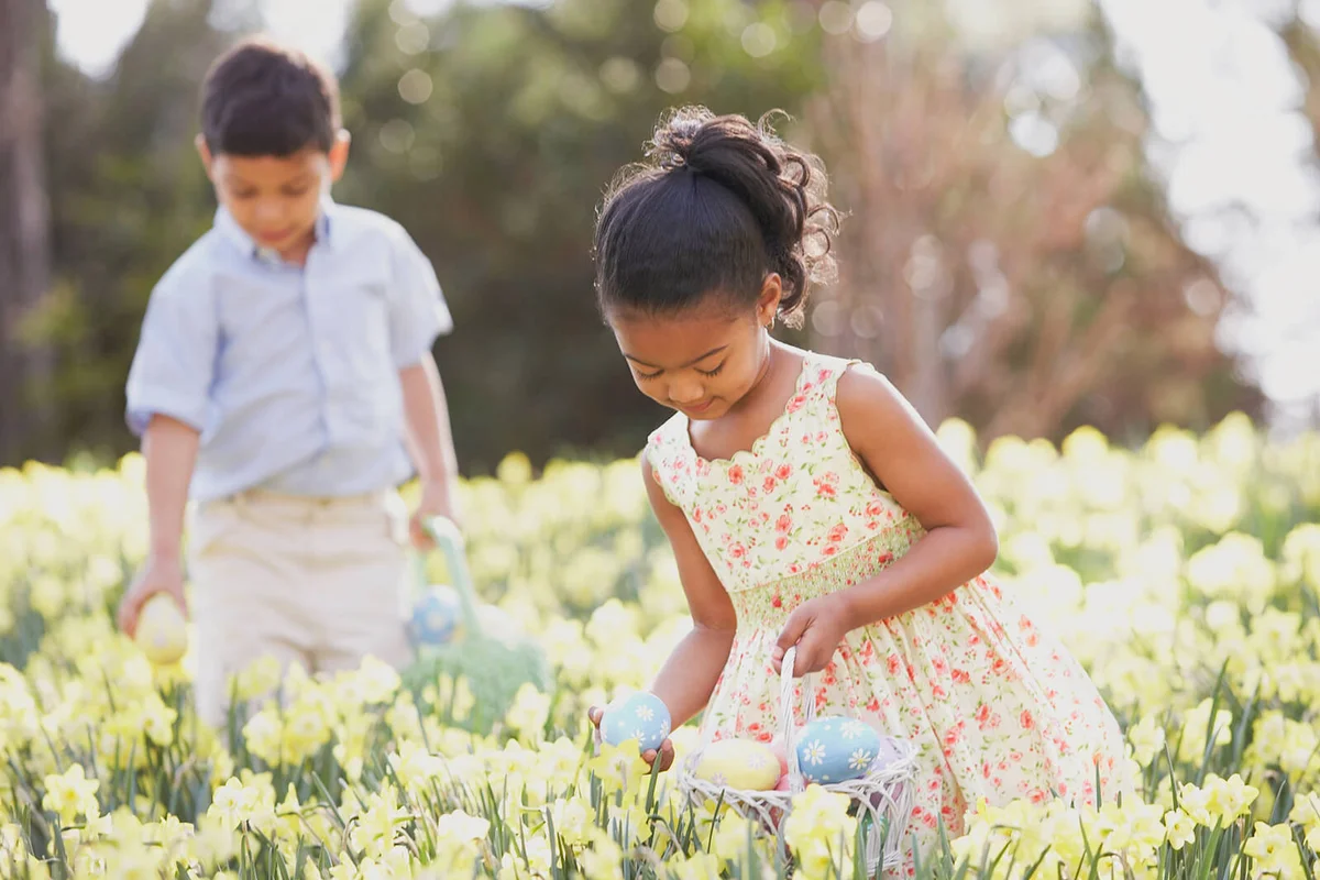 children searching for Easter eggs