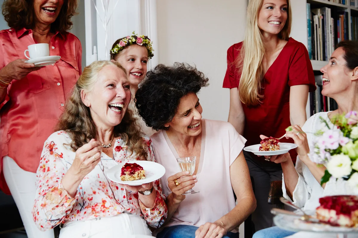 women eating cake