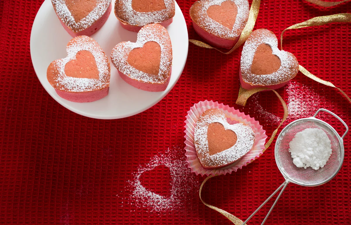 powdered sugar cupcakes