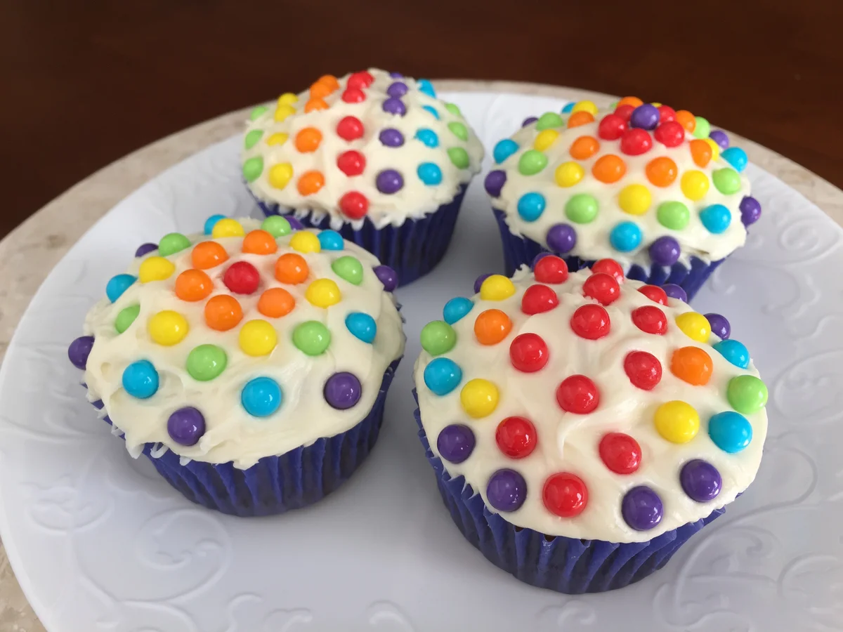 cupcakes with rainbow candies