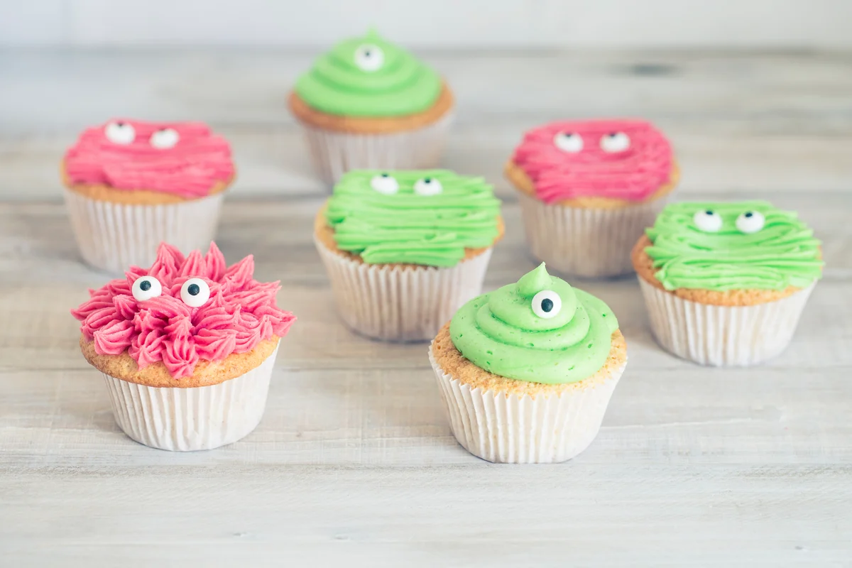 googly eye cupcakes