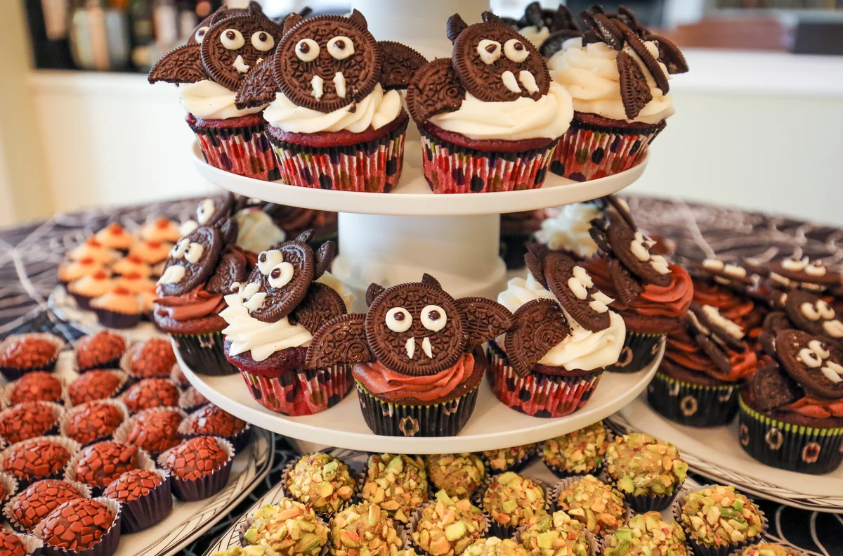 oreo bat cupcakes
