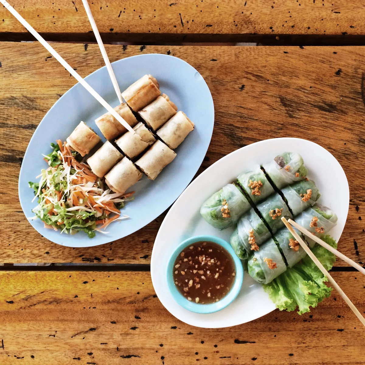 spring rolls with sauce