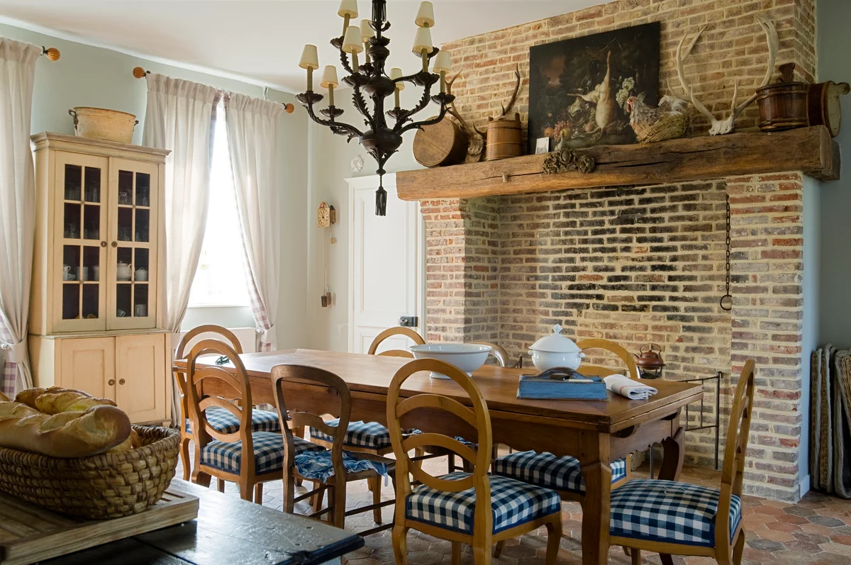 simple dining room