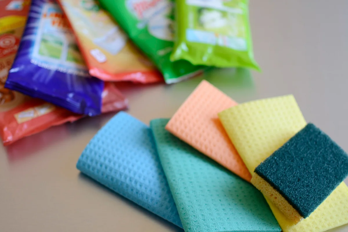 composition of different sponges and cleaning wipes