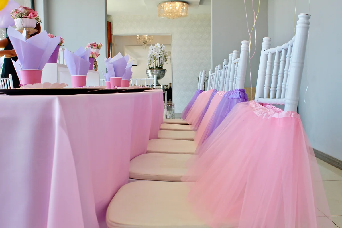 frilly pink & purple party decor