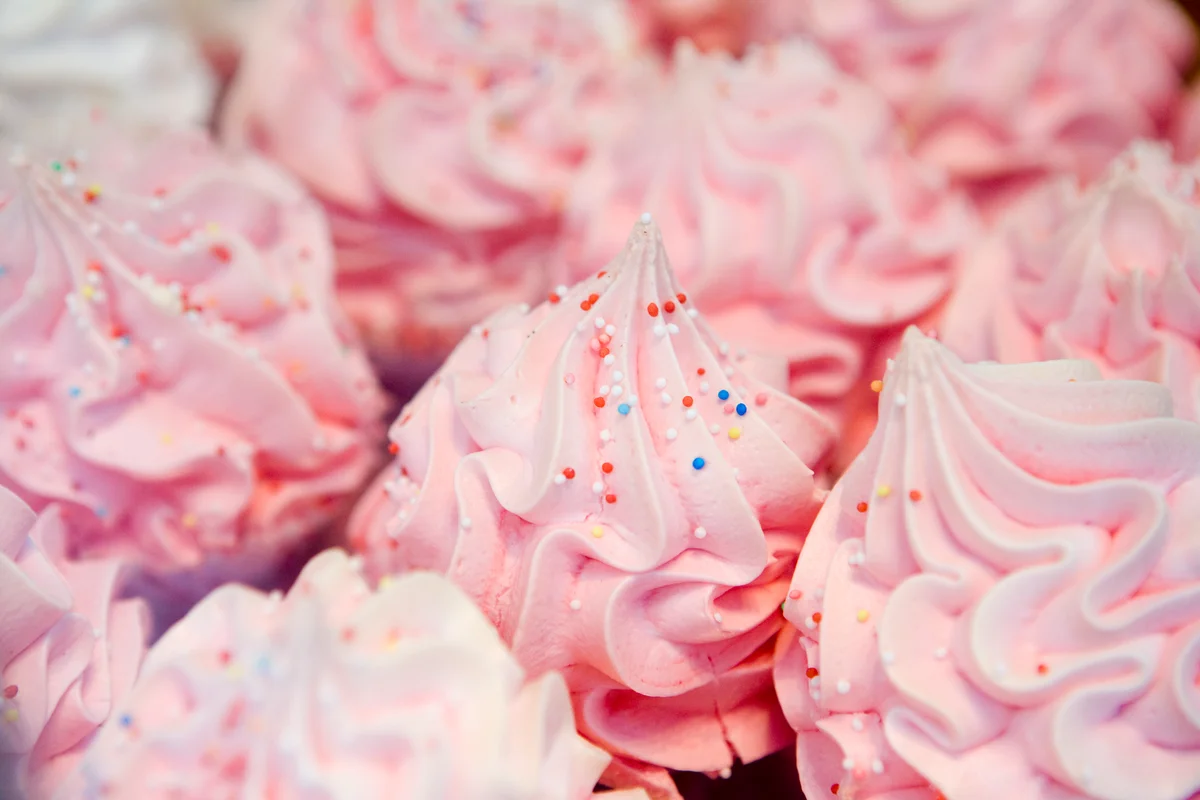 pink cupcake frosting