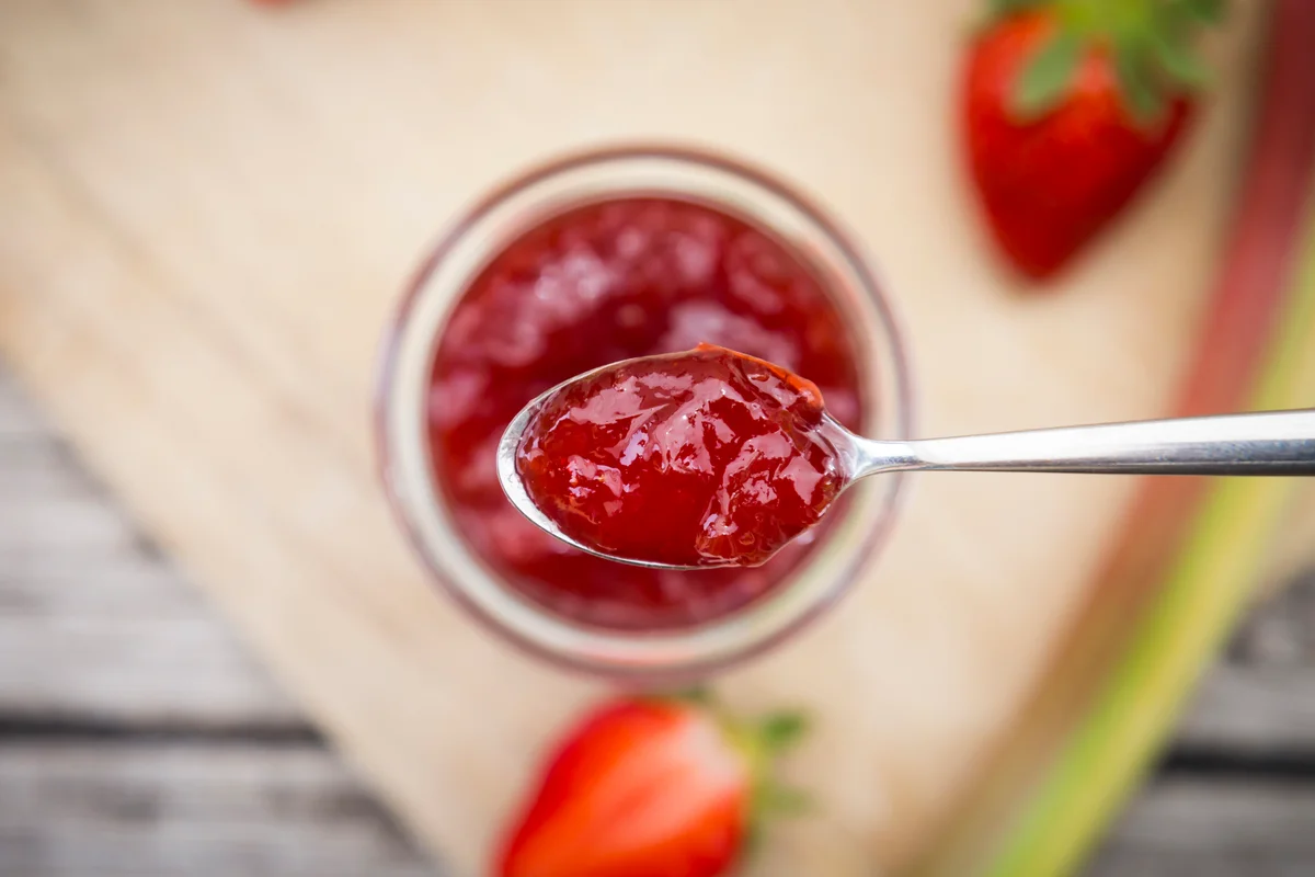 strawberry rhubarb jam