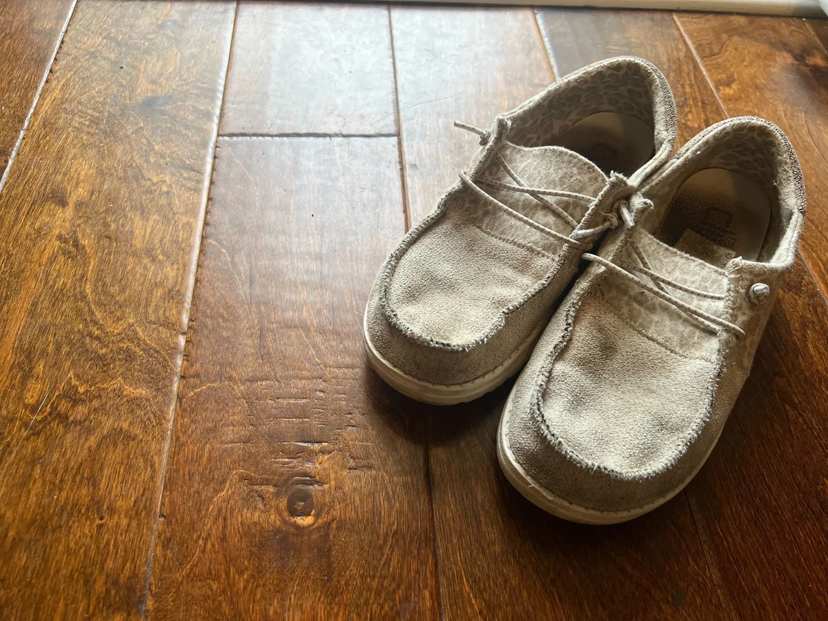dirty hey dude shoes