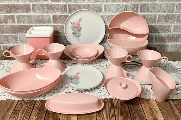 Why Vintage Melmac Dishes Are Mid-Century Classics