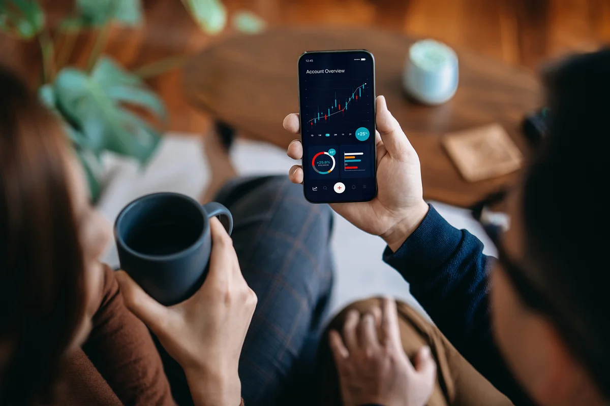 couple managing finance and investment online