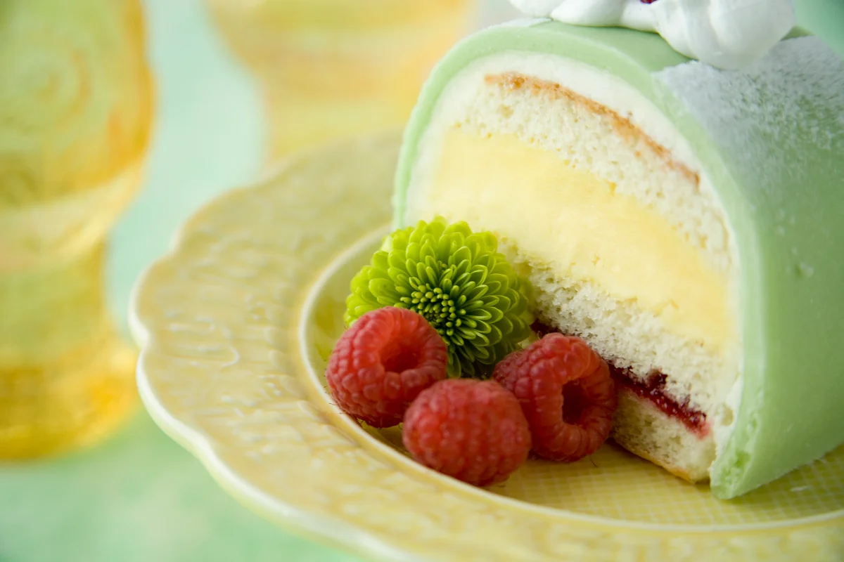 Green Swedish princess cake