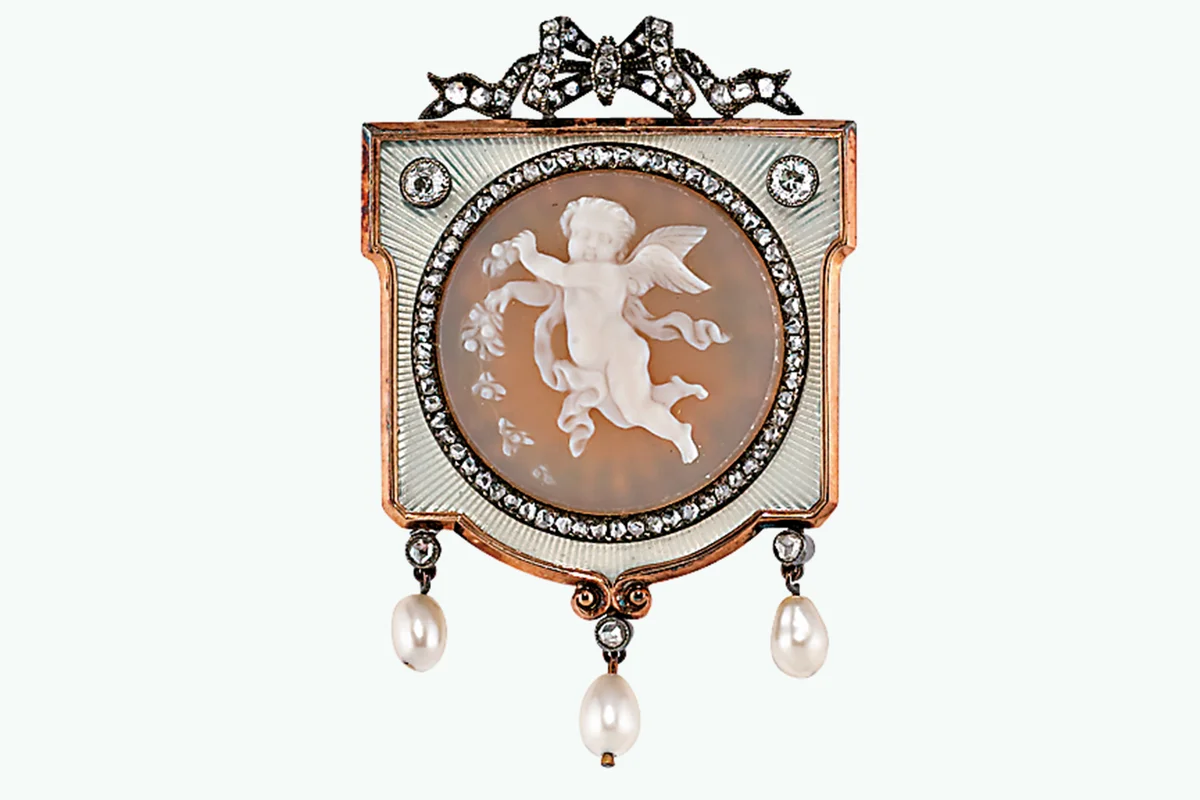 AN EARLY 20TH CENTURY CAMEO BROOCH