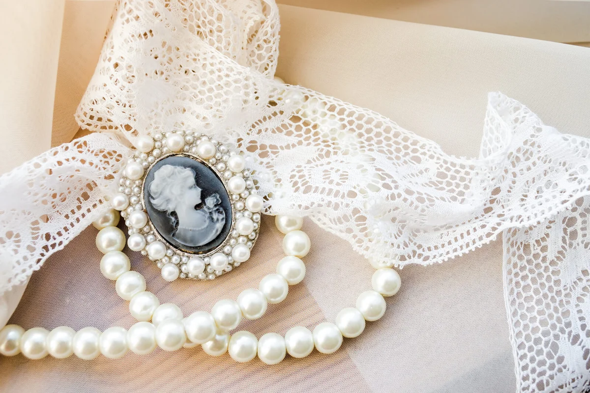 Vintage cameo, pearls and lace