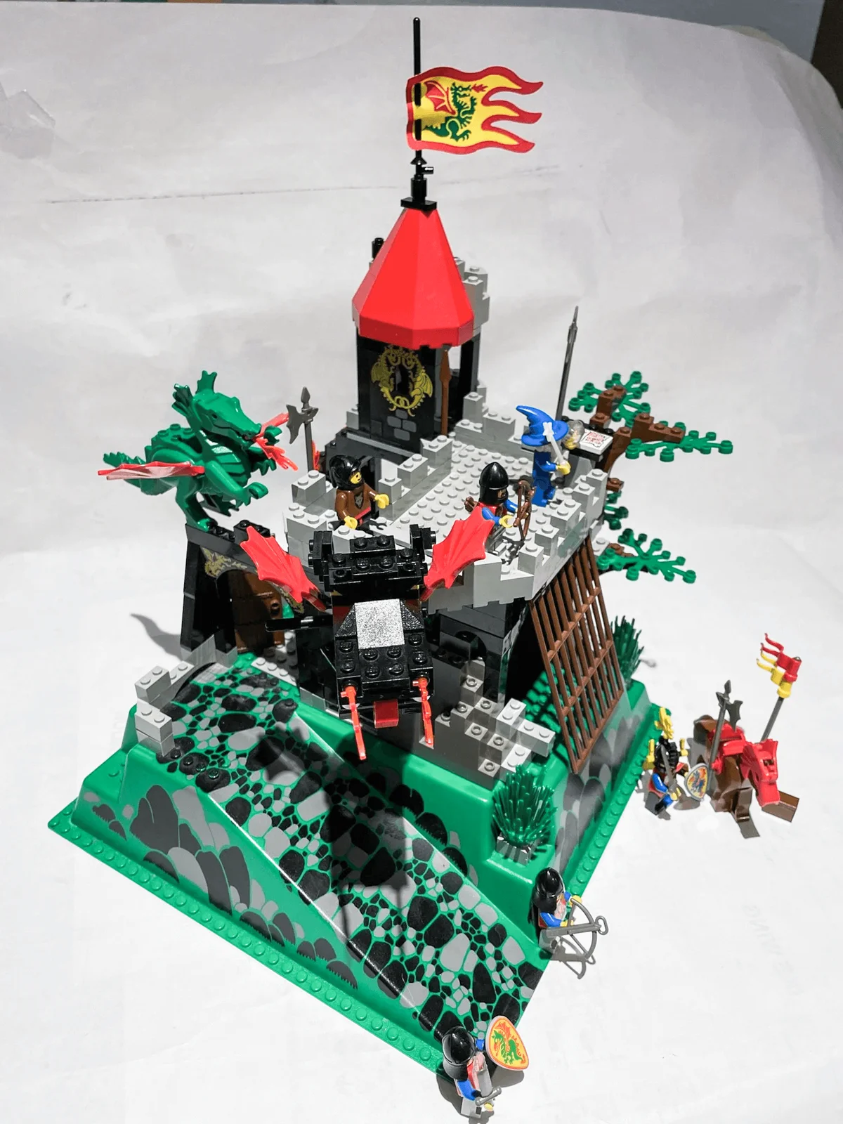 LEGO 6082 Fire Breathing Fortress