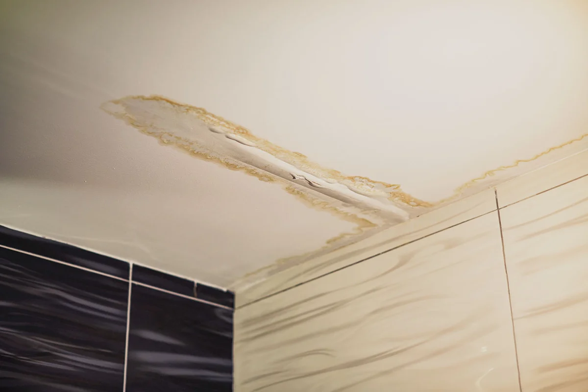 Water leak from the cracked ceiling