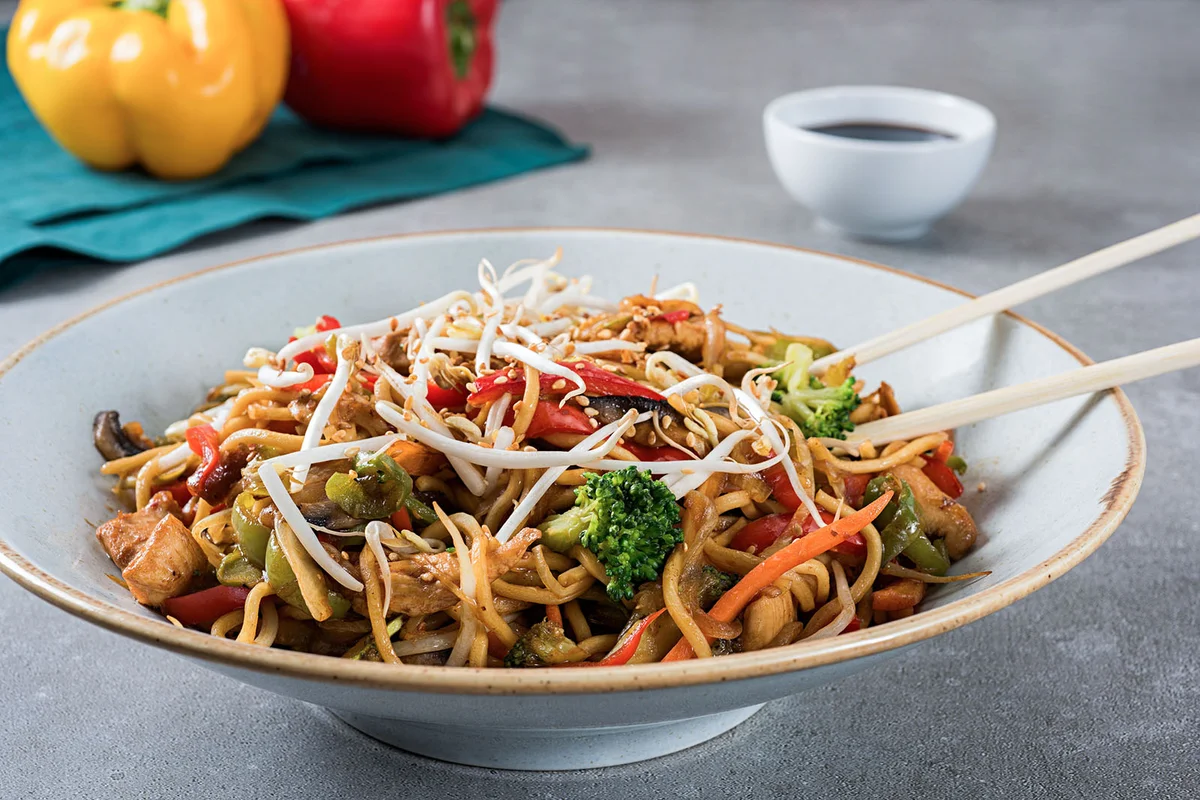 Asian Noodles with Chicken and Vegetables