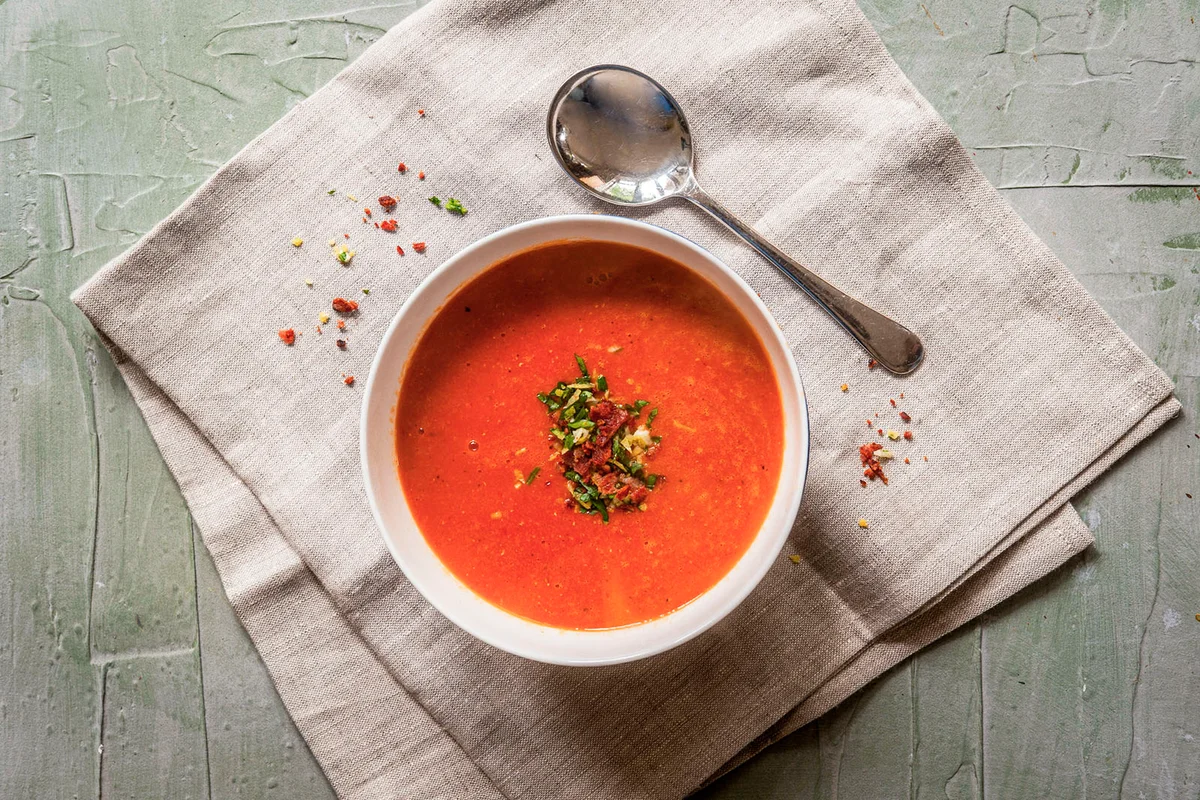 Tomato and lentil soup