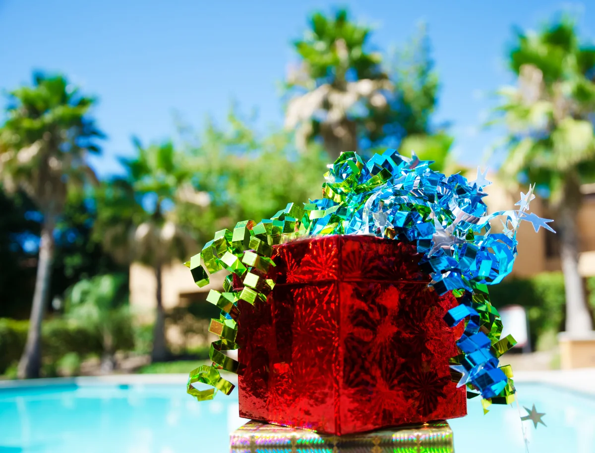 host gift poolside