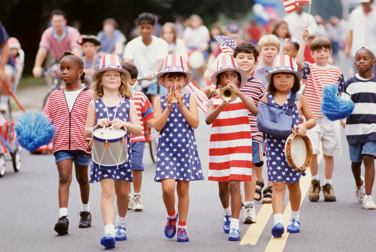 kids in July 4 parade