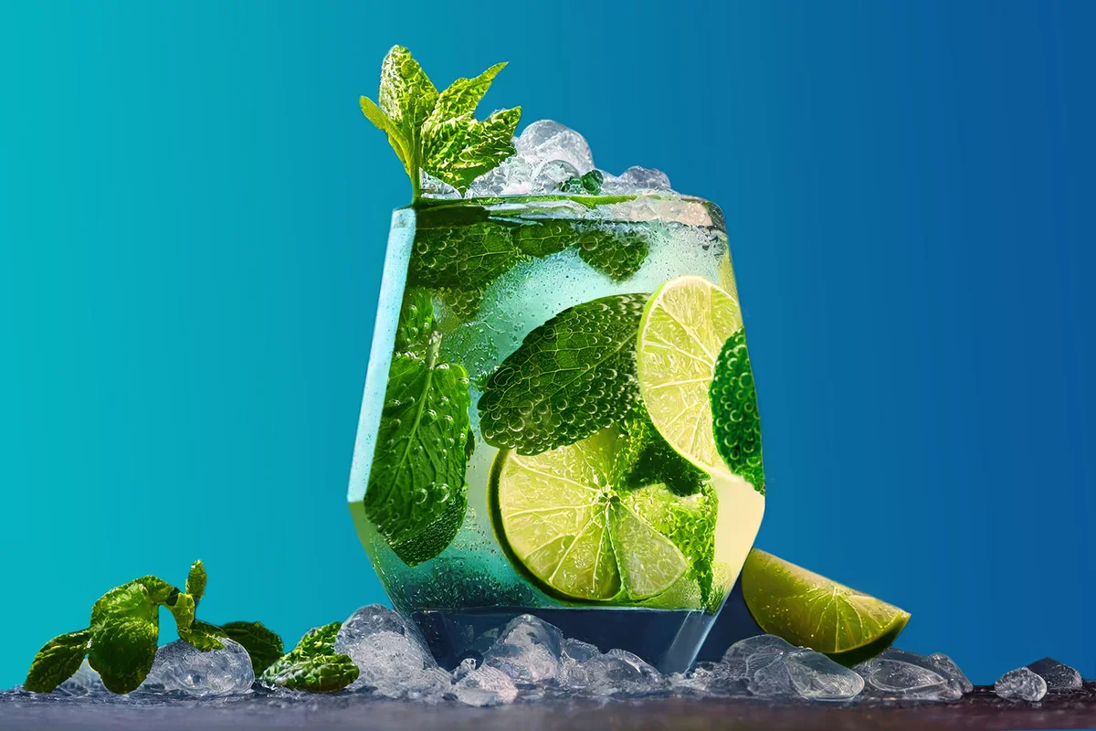 Mojito cocktail or Mocktail with Lime