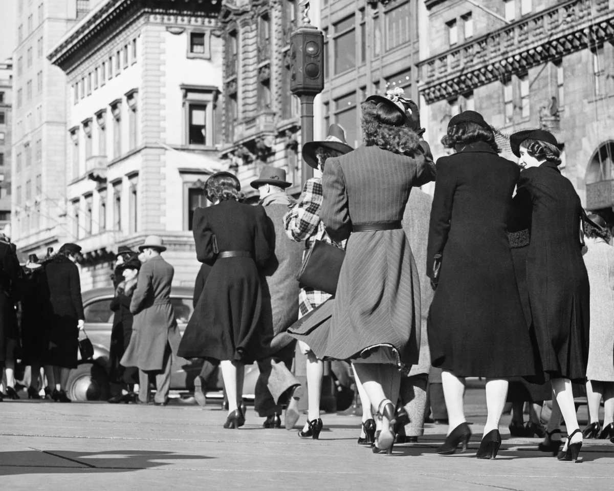 women walking to work in the 1940s