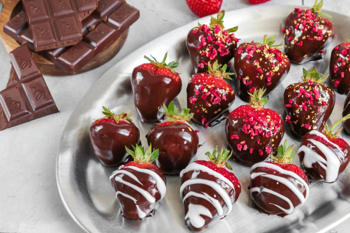Strawberries dipped in Chocolate for romantic dessert