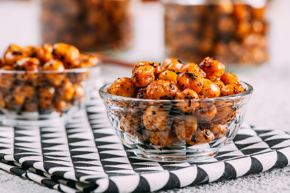 Roasted Spicy Snack Chickpeas