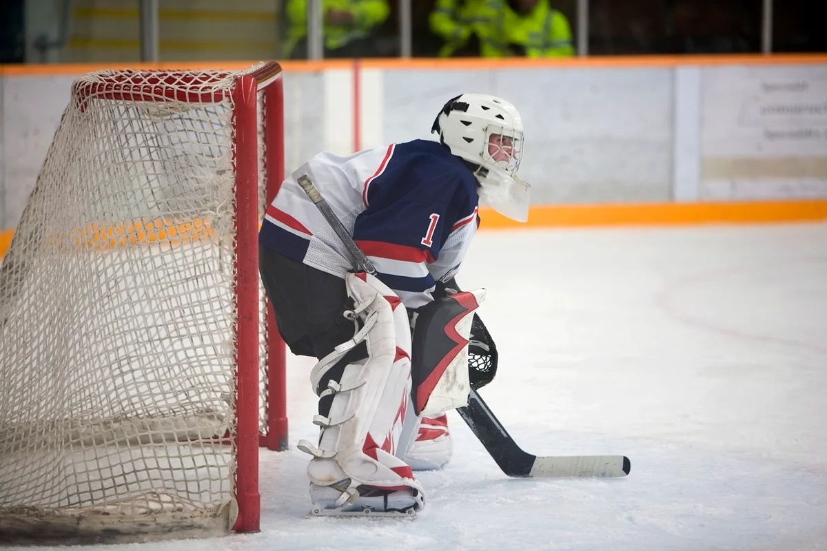Ice hockey goaltender