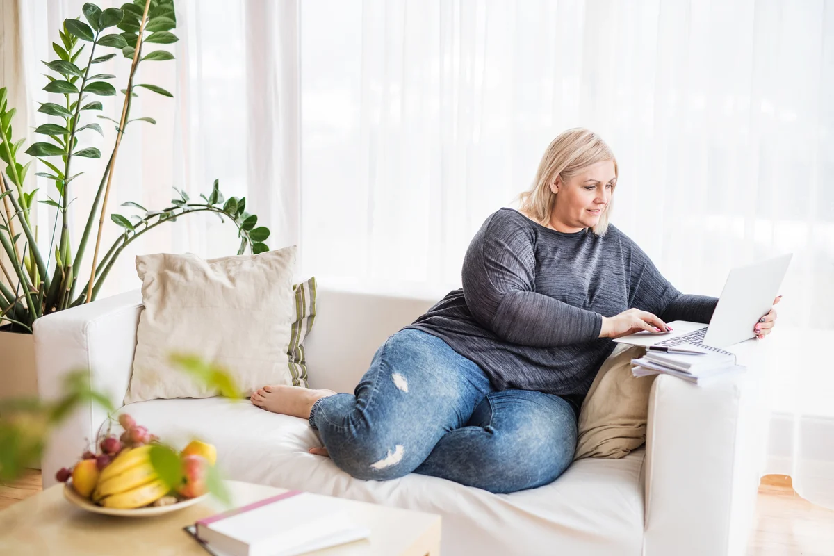 woman with laptop