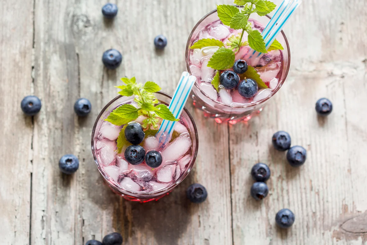 Fresh mineral water with blueberries