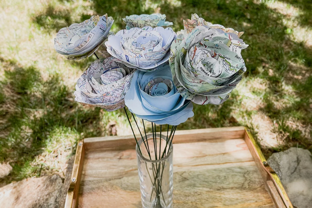 Map Paper Flowers with Stems