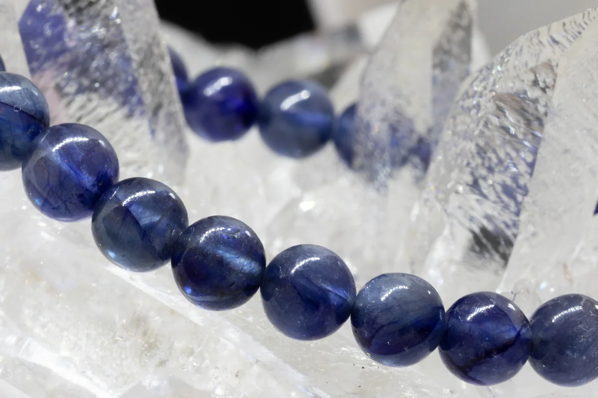 lapis lazuli gemstone