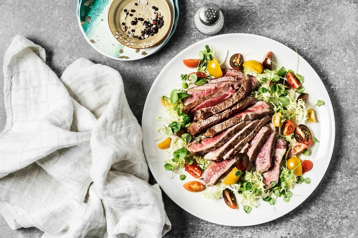Steak with fresh salad